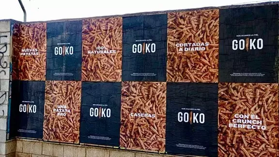 pegada de carteles en Madrid para goiko burguer